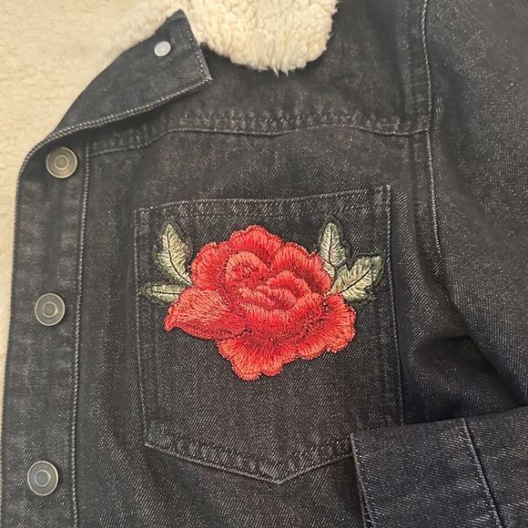 Zara Black Denim Jacket with Red Rose Embroidery - Picture 3 of 3